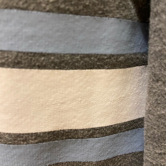 Hollister crewneck - Picture 4 of 9